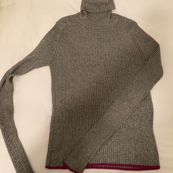 Marco De Vincenzo Silver Lurex Ribbed Turtleneck Sweater - Picture 3 of 9
